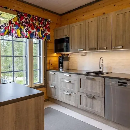 Kurjenkenkae By Hiyllaes *