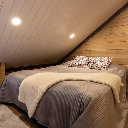 Kurjenkenkae By Hiyllaes アパート