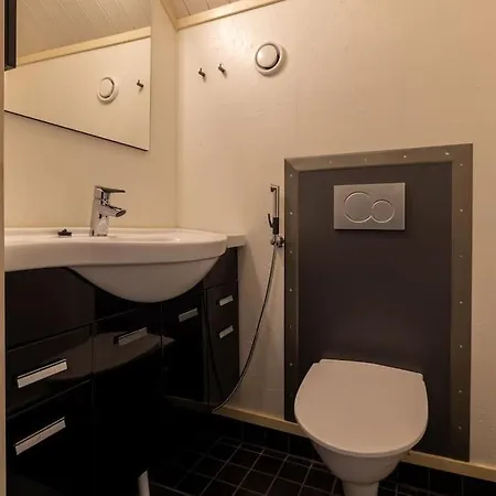 Kurjenkenkae By Hiyllaes *