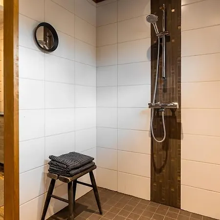 Kurjenkenkae By Hiyllaes *