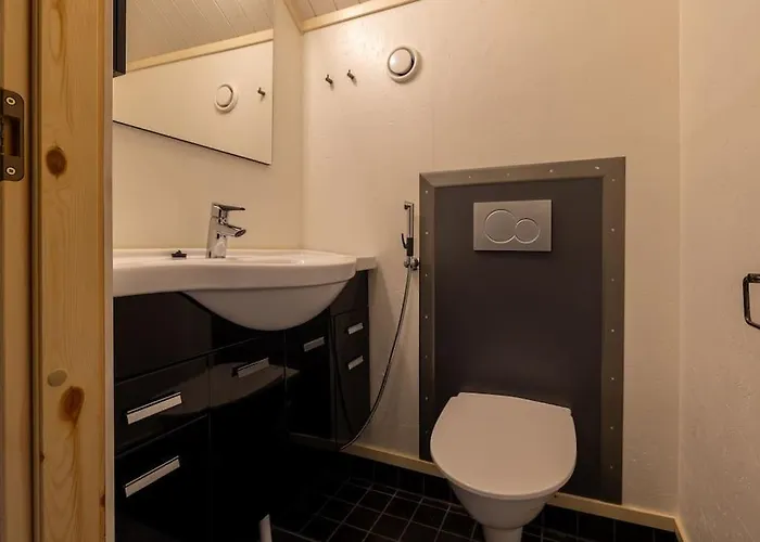 Kurjenkenkae By Hiyllaes *